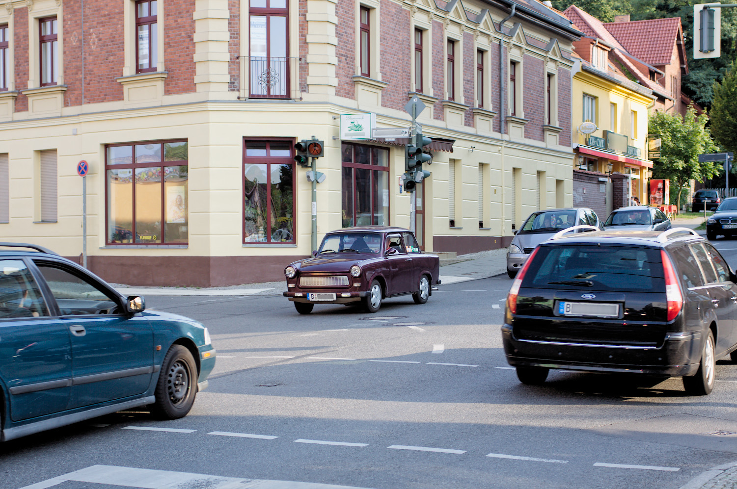 Konec nákupů v Polsku? Zákazy vjezdu pro starší vozy v Polsku platí i pro nás. Rozšiřují nízkoemisní zóny, mohou být kdekoli