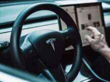black Tesla steering wheel