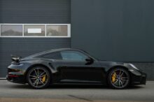 První Porsche 911 GTS s hybridním motorem s výkonem 534 koní