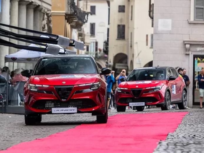 Proběhla závodní premiéra vozu Alfa Romeo Junior v závodě 1000 Miglia