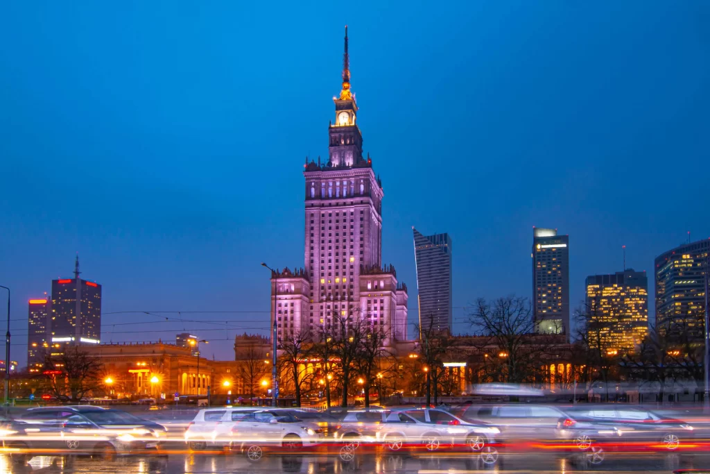 shutterstock_2499980715_optimized - MotorGuru.cz Palác kultury a vědy Poláci příliš v lásce nemají