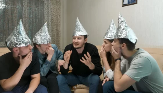 lidé, kteří neví, co znamenají zkratky