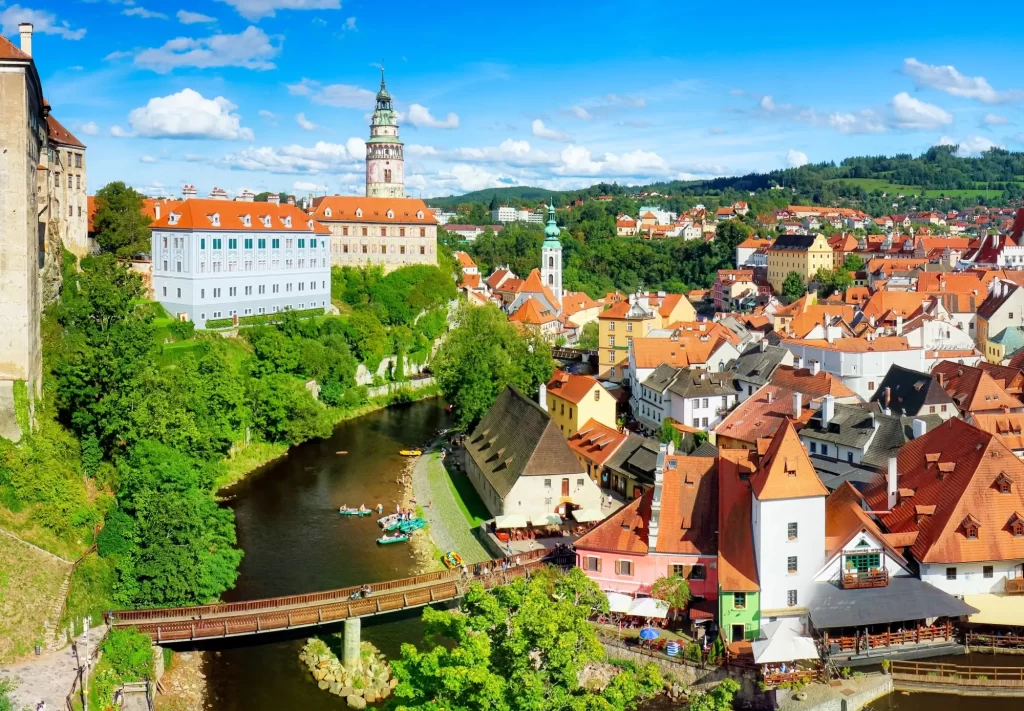 Český Krumlov je pohádkové město - MotorGuru.cz Výhled na centrum Českého Krumlova
