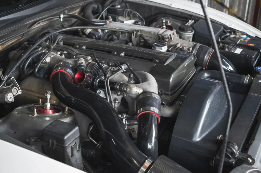 Motor automobilu. 