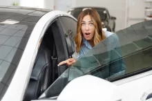 Háček na karoserii má hned několik funkcí