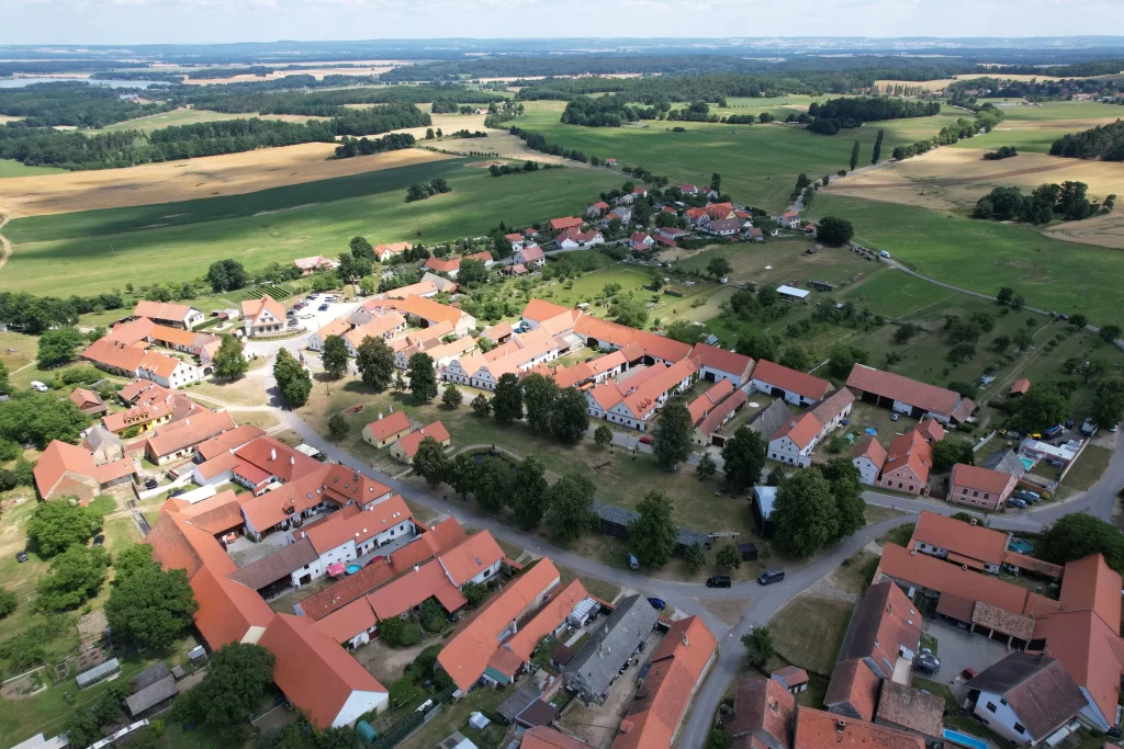 Holašovice v Česku, pohled z výšky 