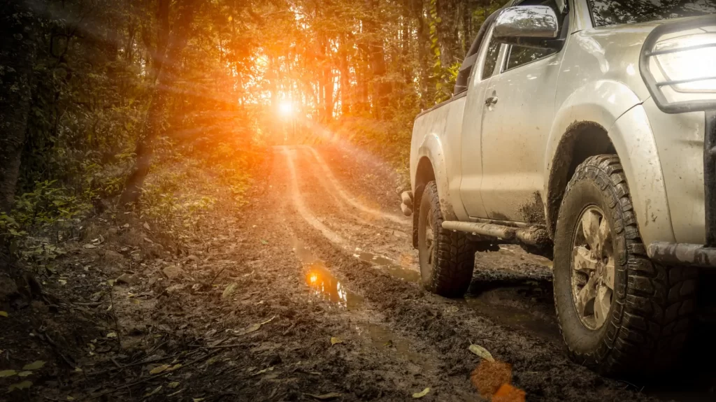 Vůz vhodný do terénu - MotorGuru.cz Vůz v terénu