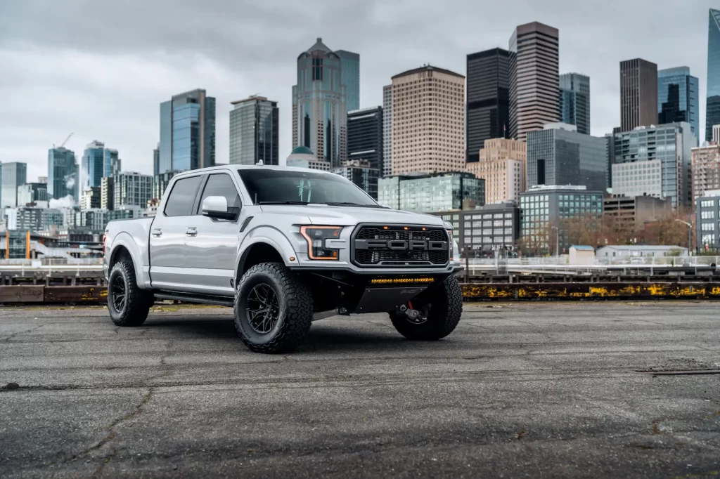Ford Raptor - MotorGuru.cz Ford Raptor