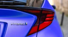 Auto na hybridní pohon