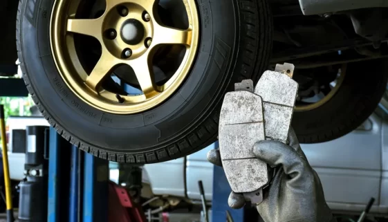 Výměna brzdové destičky autoservis údržba