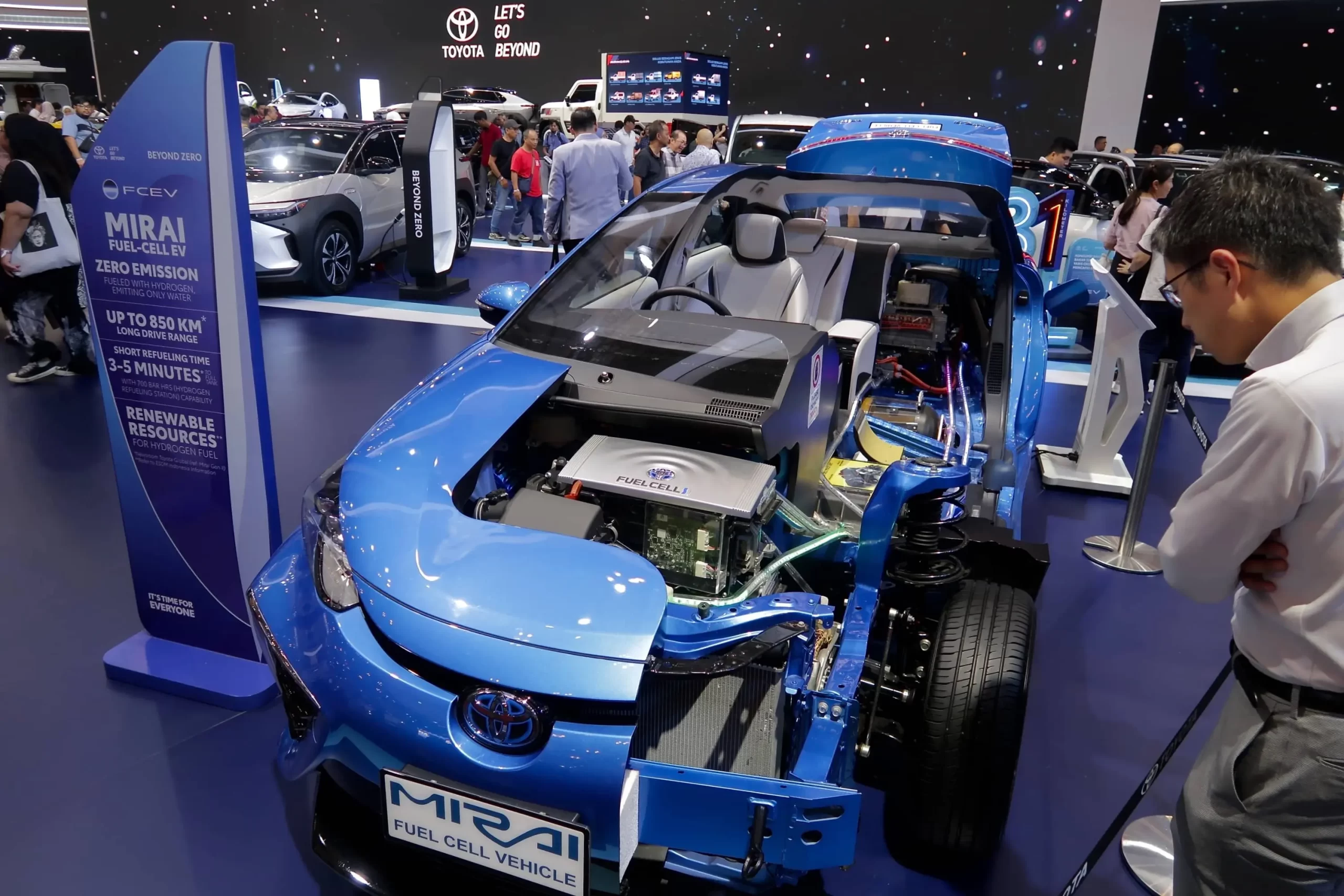 - MotorGuru.cz Toyota Mirai