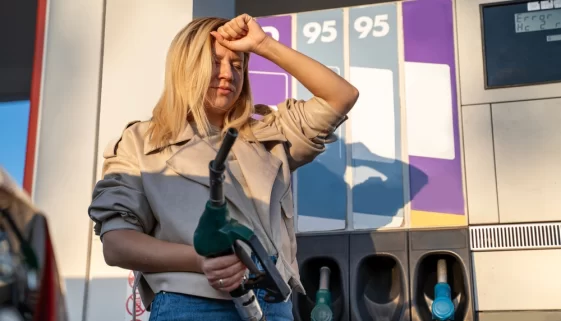 Žena na benzínce natankovala špatné palivo