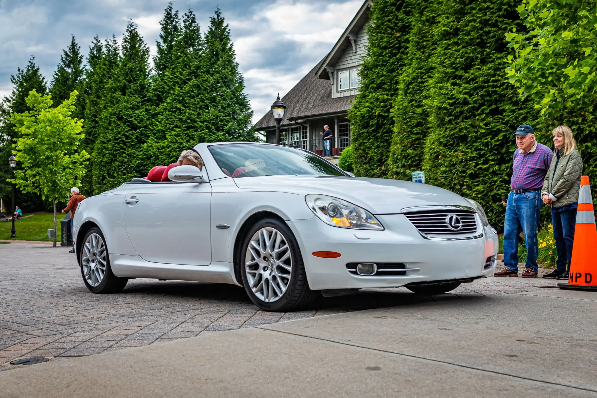 Luxusní model Lexus SC 430 je dnes sběratelským kouskem.