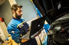 Mechanická instalace systému chiptuning.