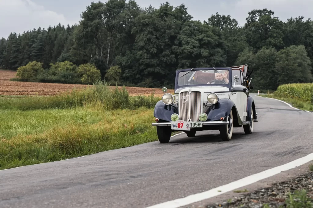 - MotorGuru.cz Automobil značky Praga