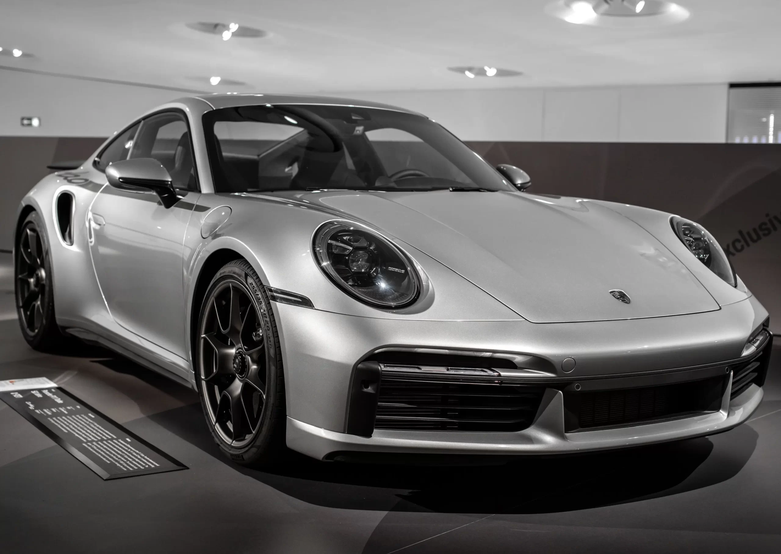 - MotorGuru.cz Porsche 911