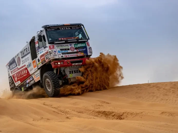 Závodní truck Tatra týmu Tatra Buggyra Racing v 5. etapě Rallye Dakar 2021