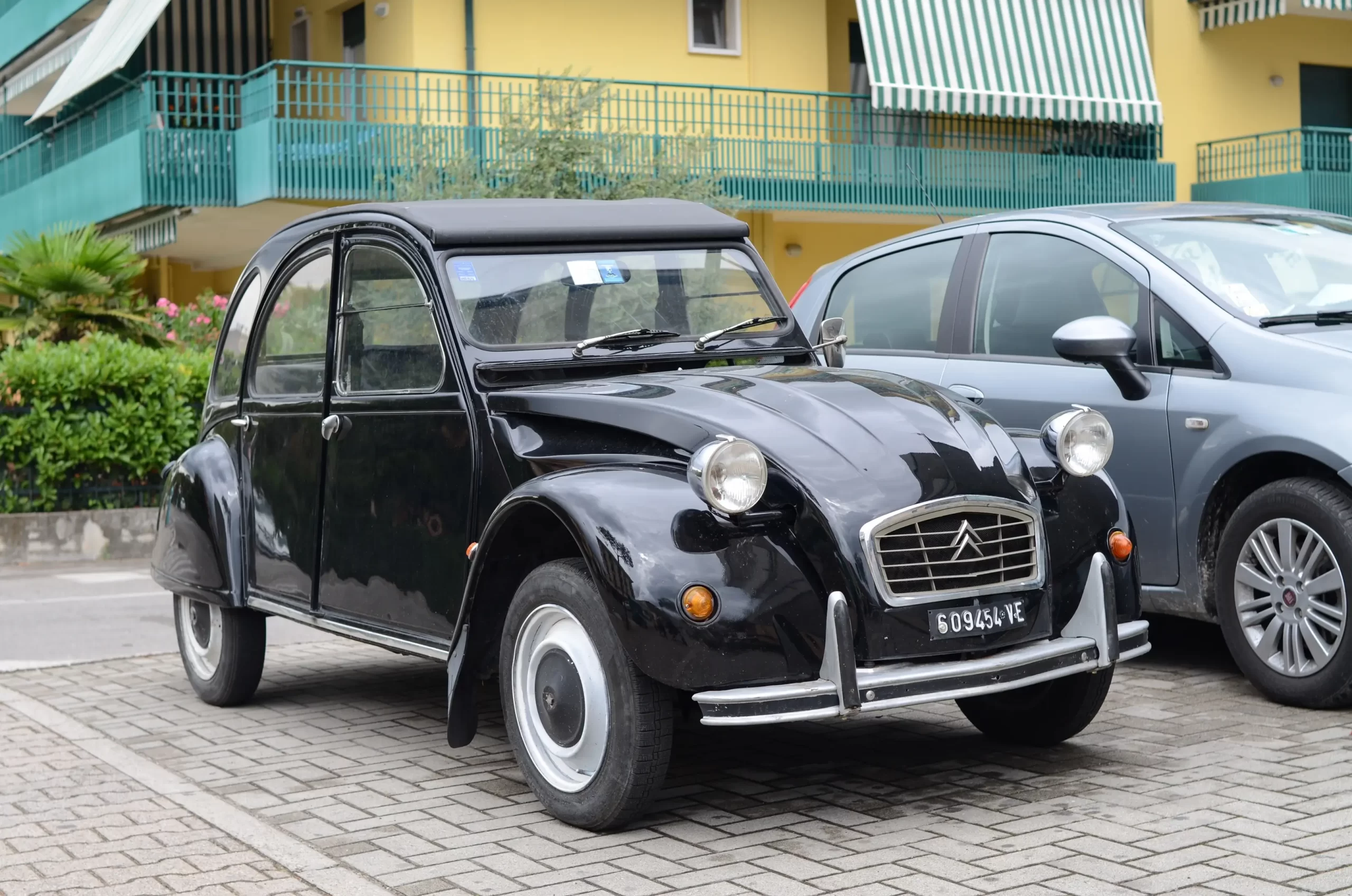 - MotorGuru.cz Citroën 2CV