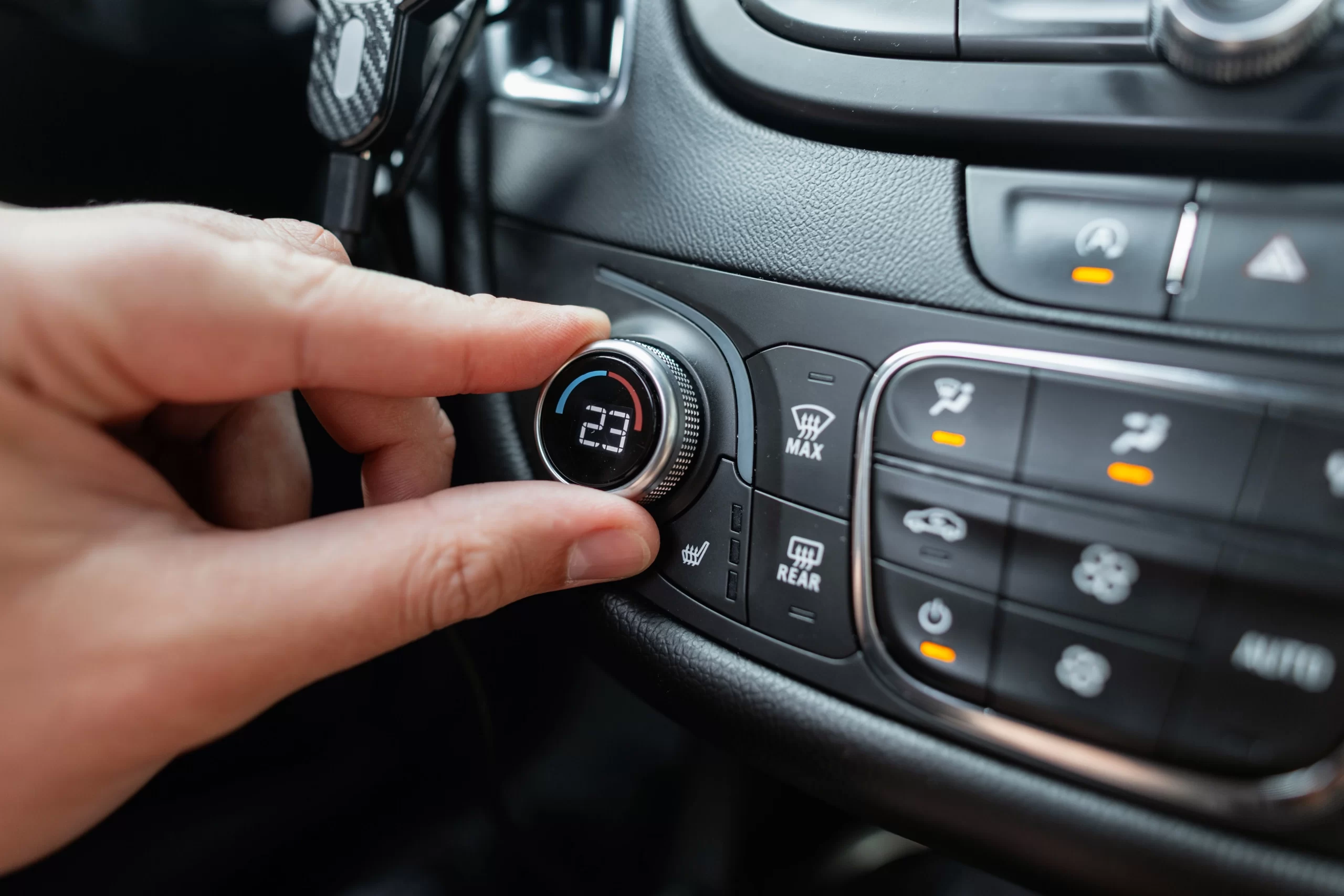 Pokud klimatizace stávkuje, je třeba jednat, zdroj: Shutterstock - MotorGuru.cz Nastavení klimatizace