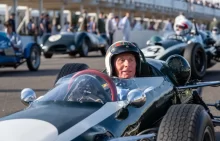Jackie Stewart v závodním autě