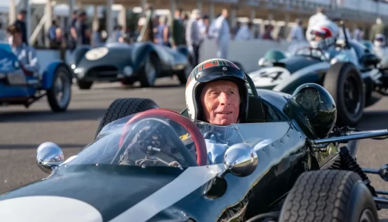 Jackie Stewart v závodním autě