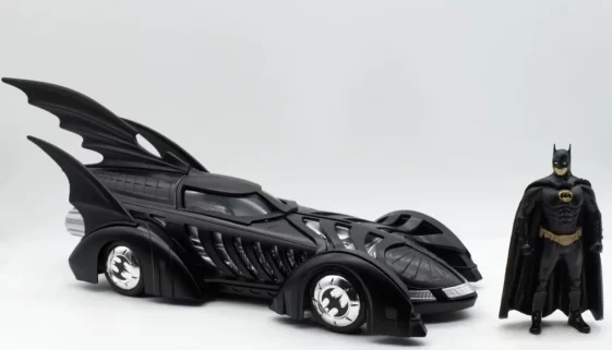Batmobil patří k jednomu z ikonických vozů superhrdinů.