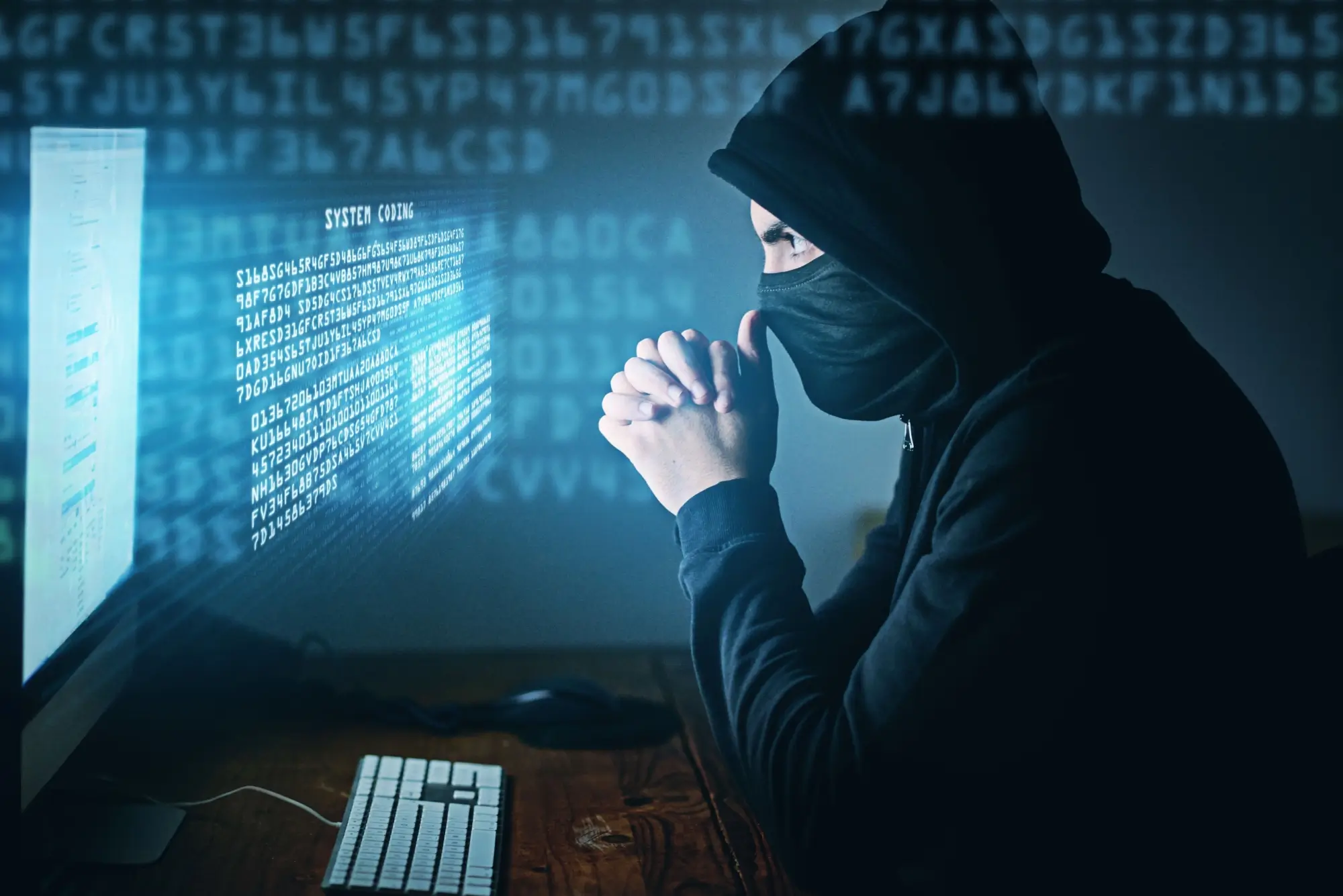 Hacker před obrazovkou