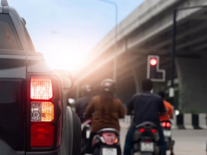 Auto, které se chystá odbočit
