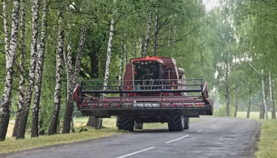 Kombajnu se při troše ohleduplnosti snadno vyhneme.