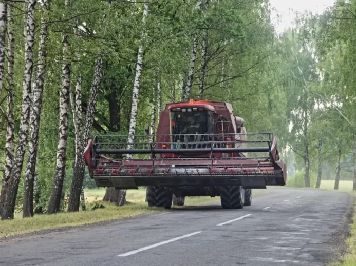 Kombajnu se při troše ohleduplnosti snadno vyhneme.