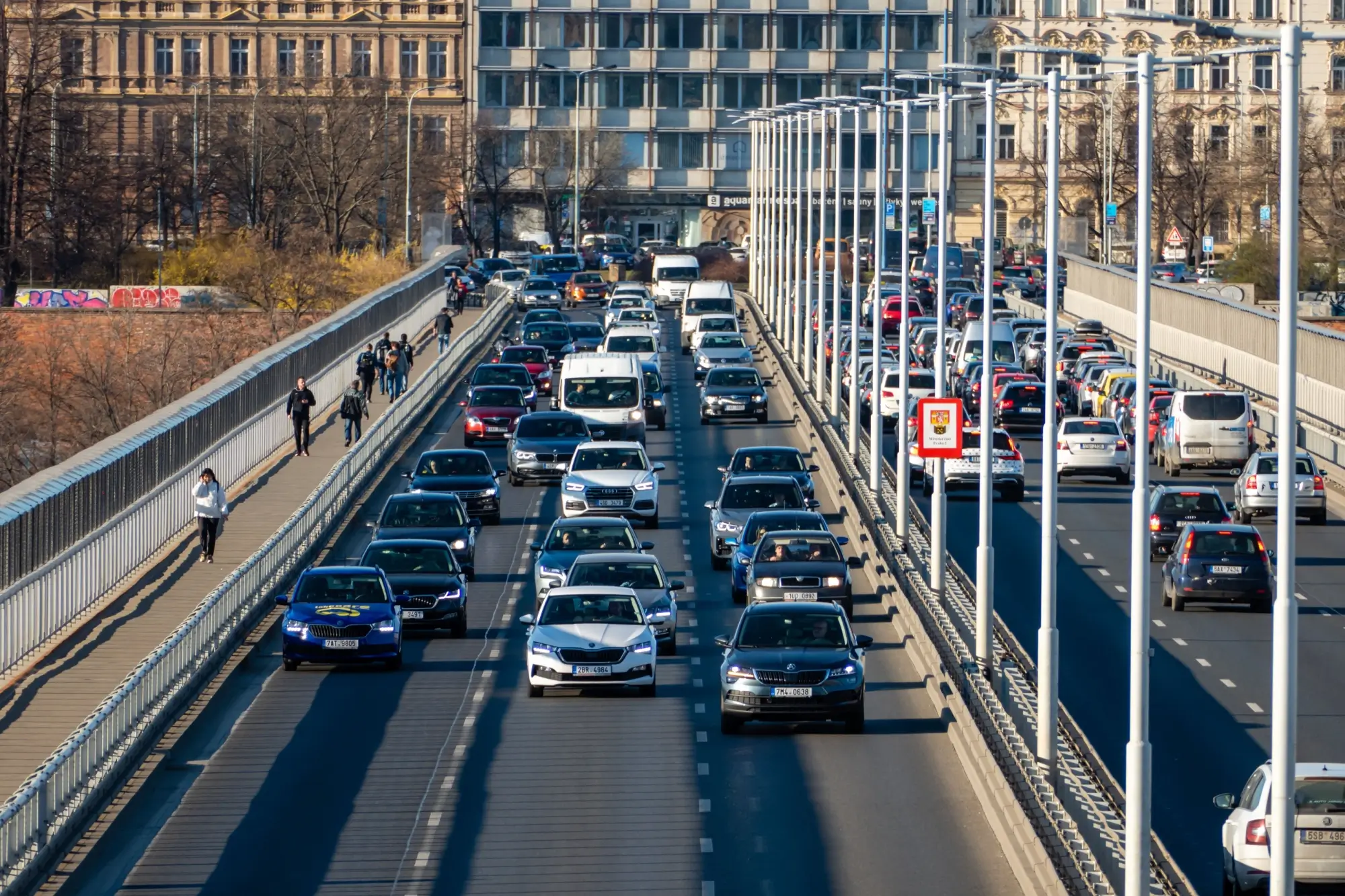 - MotorGuru.cz Dopravní zácpy v Praze.