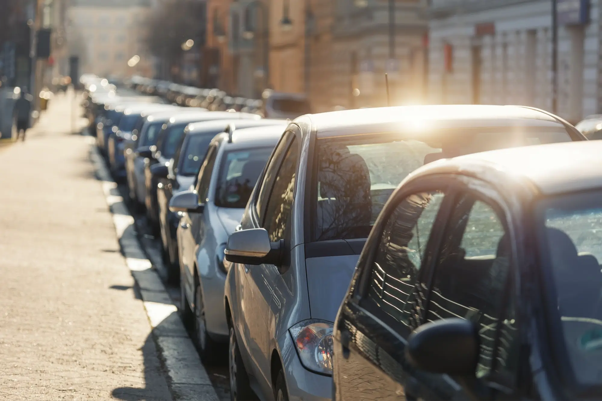 - MotorGuru.cz Parkování je problém nejen v Praze.