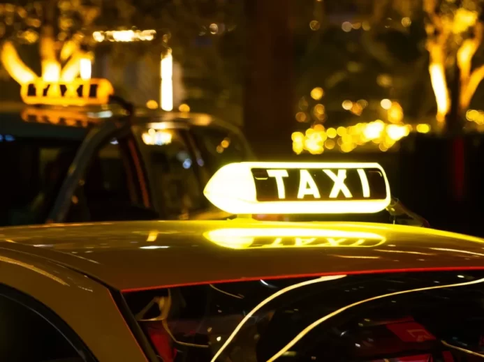 Jaká je historie taxi služby?
