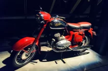 Model Jawa 350 Californian.