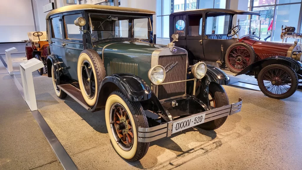 - MotorGuru.cz Historický vůz značky Praga z období první republiky