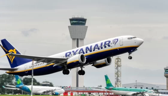 Ryanair letadlo vzlétá