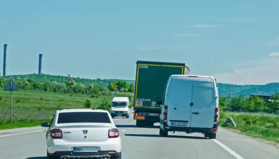 Zvláště v letním období přibývá nehod na silnicích.
