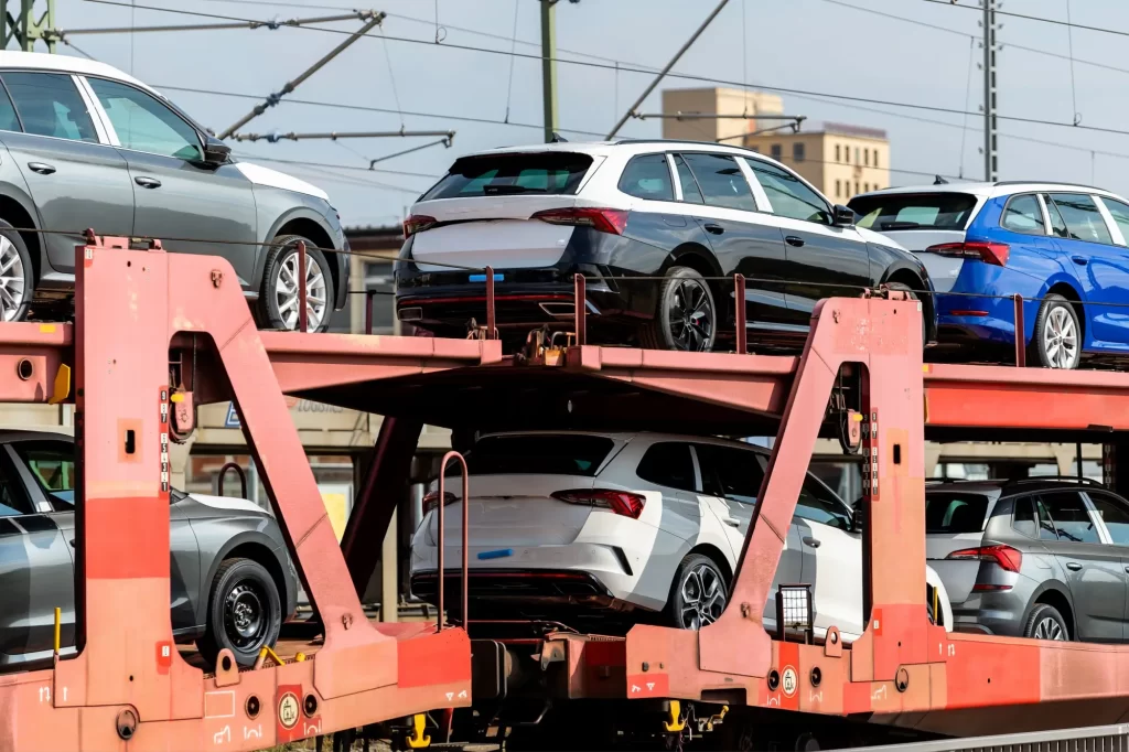 - MotorGuru.cz Velkou výhodou vlaků je především kapacita