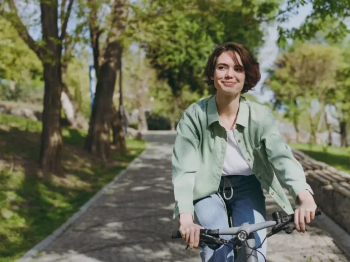 Rušení parkovacích míst díky cyklistům je stále častější.