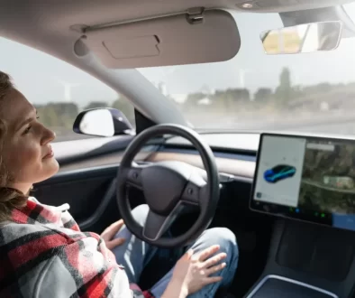 Autonomní řízení nezačalo u Tesly
