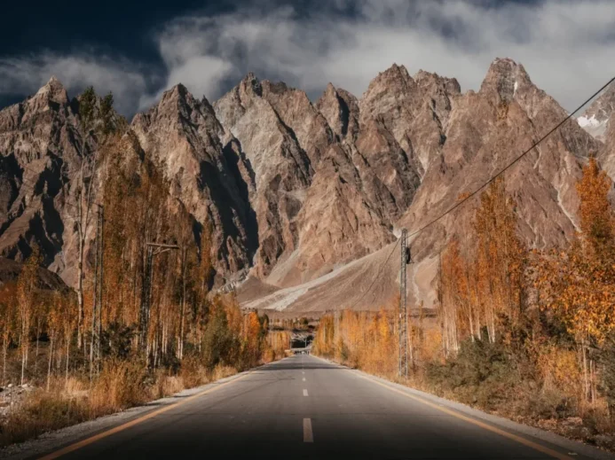 Dálnice Karakoram má děsivou minulost.