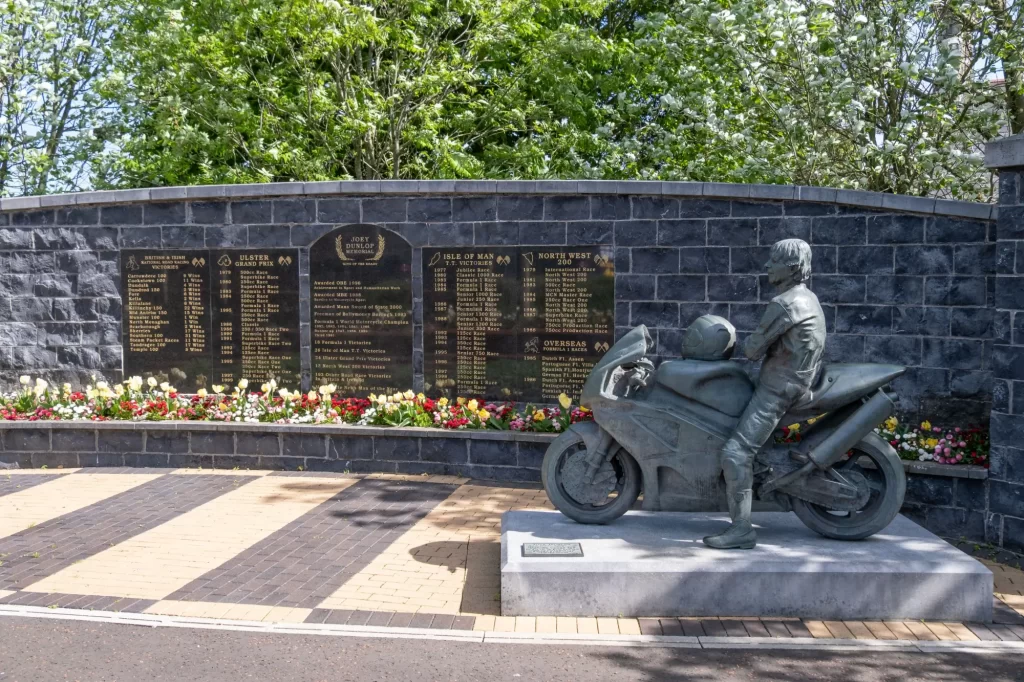památník obětí motocyklových závodů