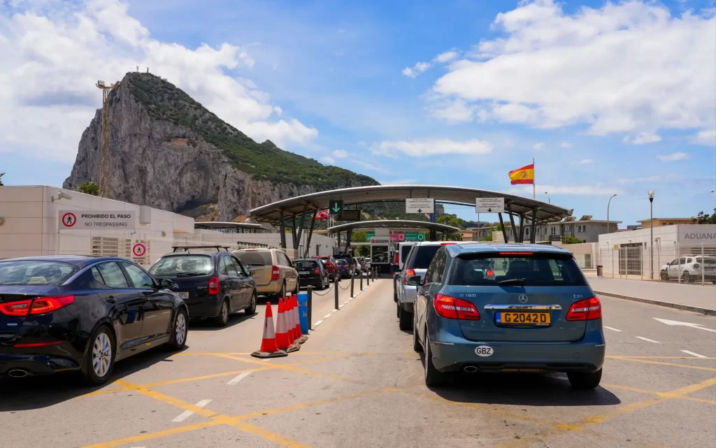 Dopravní situace na hraničním přechodu mezi Gibraltarem a Španělskem. 