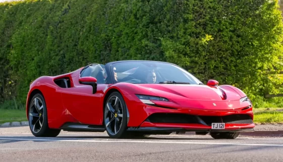Luxusní automobil