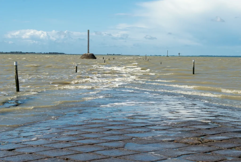 - MotorGuru.cz Passage du Gois má své kouzlo