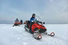 Sněžký skútr se stal oblíbeným dopravním prostředkem.