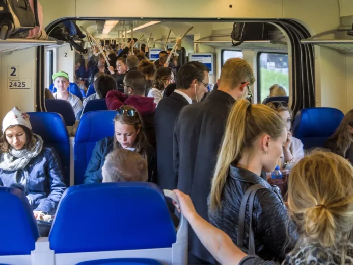 Někdy jsou vlaky opravdu přecpané