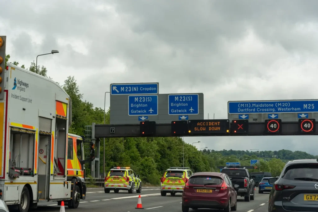 - MotorGuru.cz Policejní a záchranářské vozy na M25