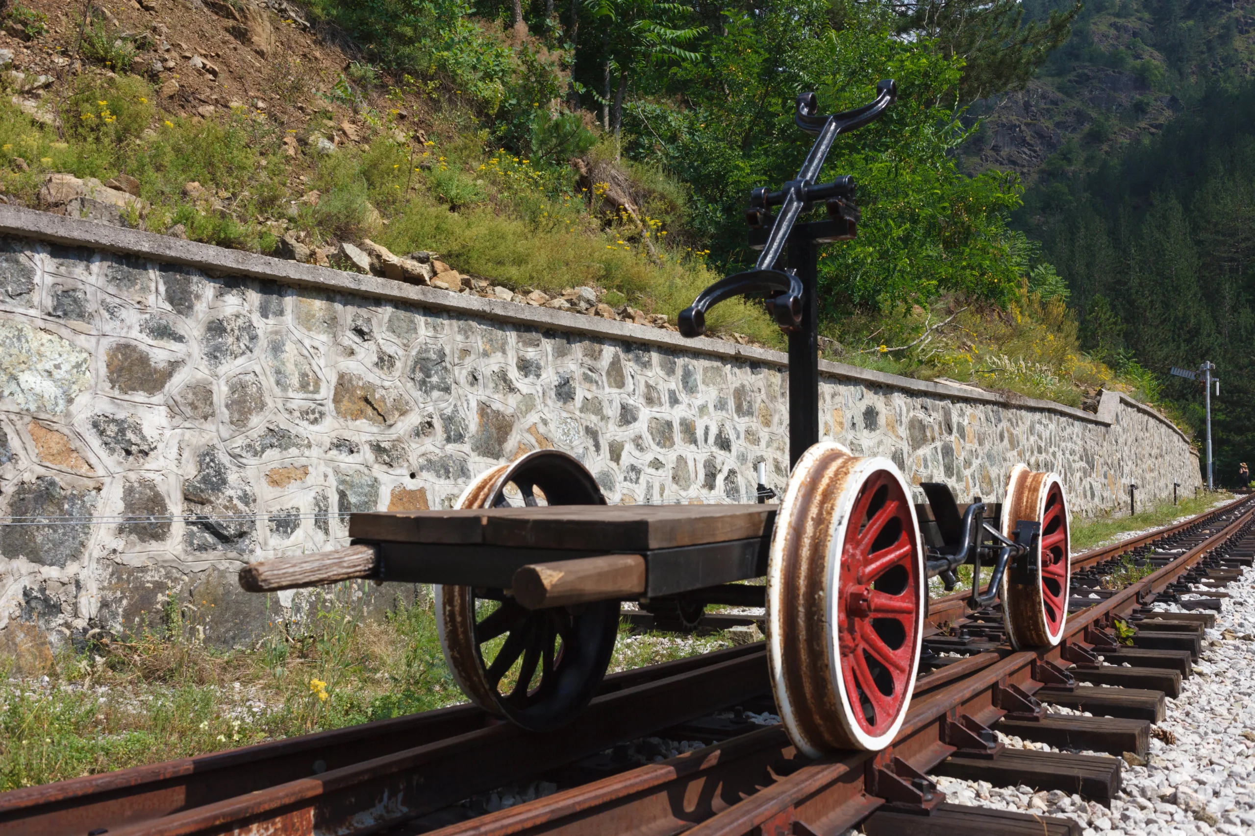 Drezíny mnozí z nás znají jen z historických filmů, zdroj: Shutterstock - MotorGuru.cz Drezína