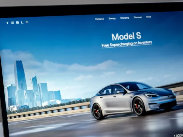 Ani na vozy značky Tesla se nejde spolehnout bezvýhradně.